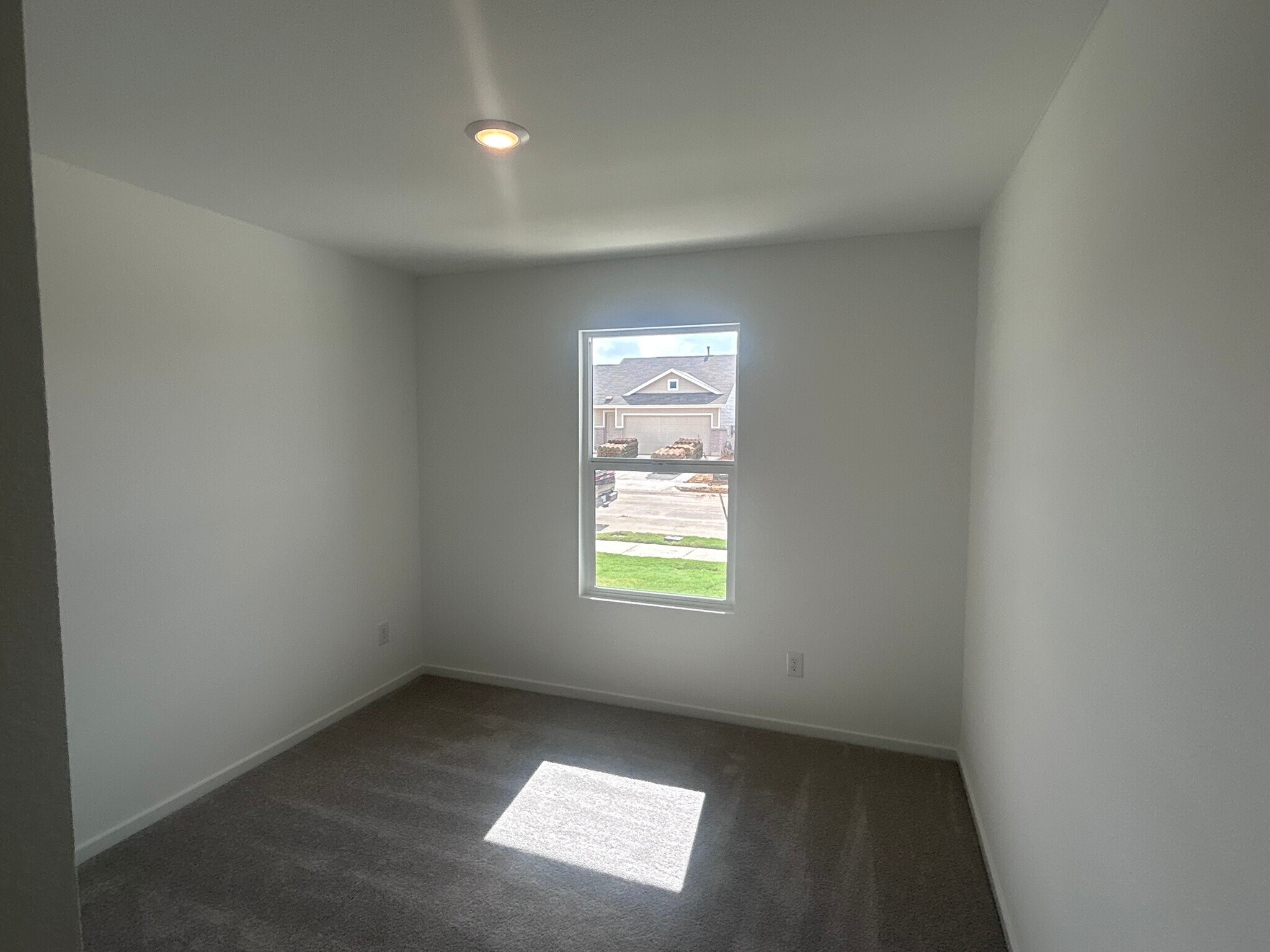 Building Photo - 4221 Jutland Dr
