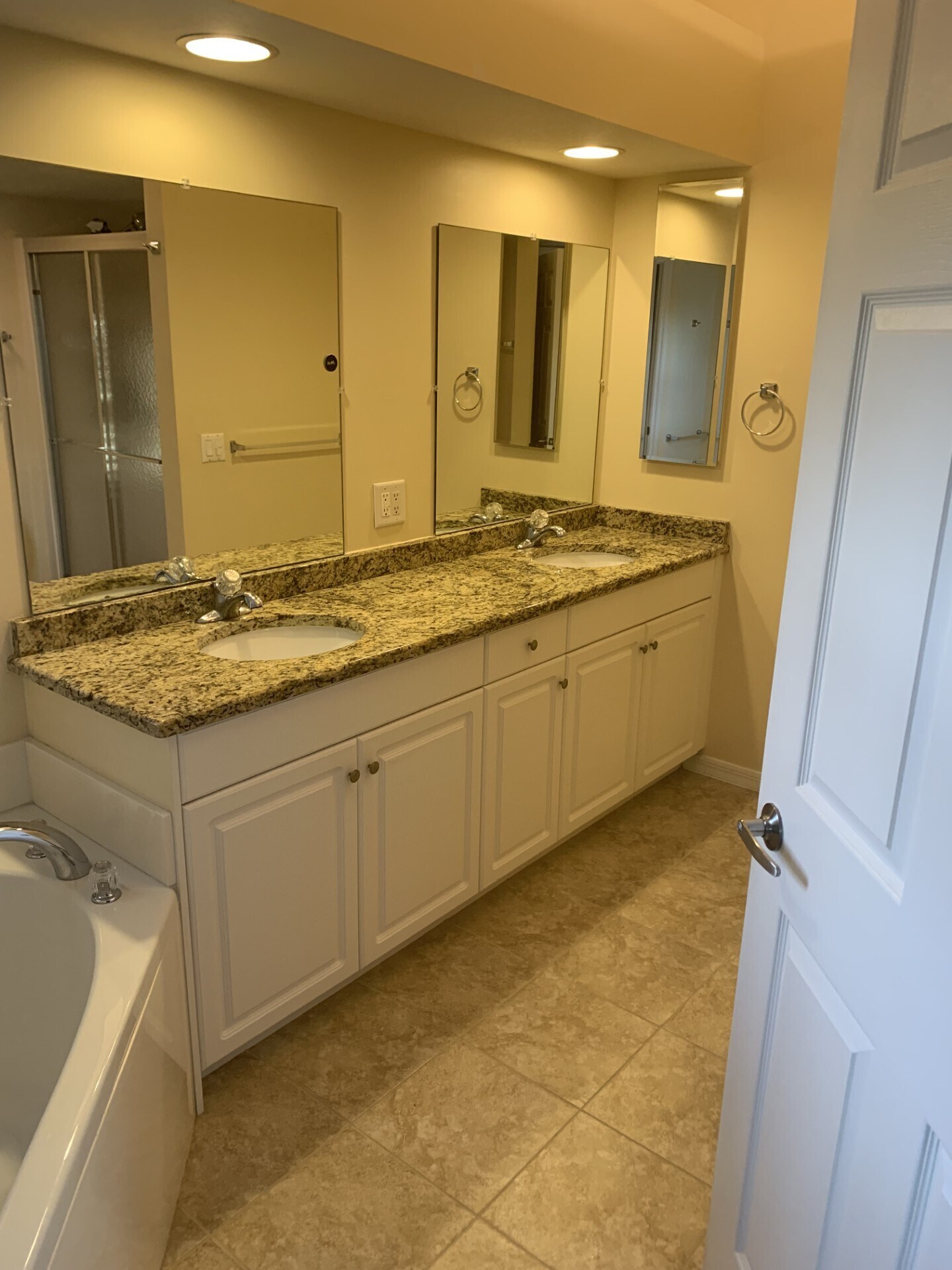 Building Photo - 26630 Rosewood Pointe Dr