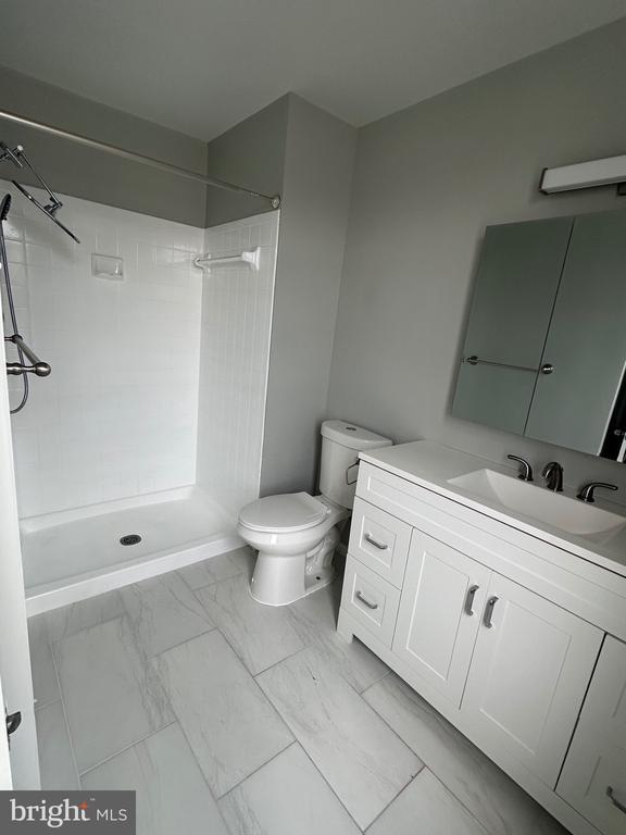 Building Photo - 10934 Mission Ridge Dr