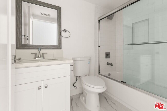 Building Photo - 2936 West Blvd