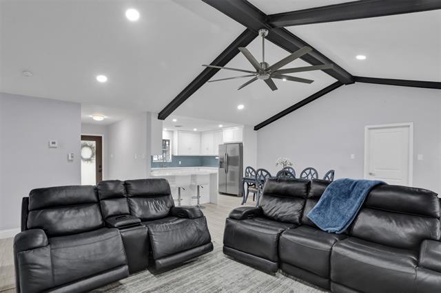 Building Photo - 2381 TX-56