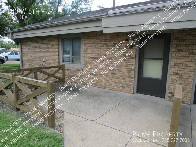 Building Photo - 100 W 6th-2