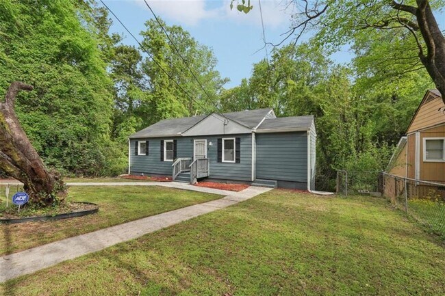 Building Photo - 172 Meador Way SE