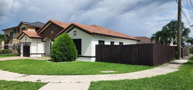 Building Photo - 13201 SW 274th Terrace