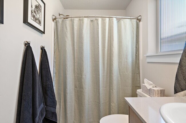 Building Photo - 3384 NW 14th Ave