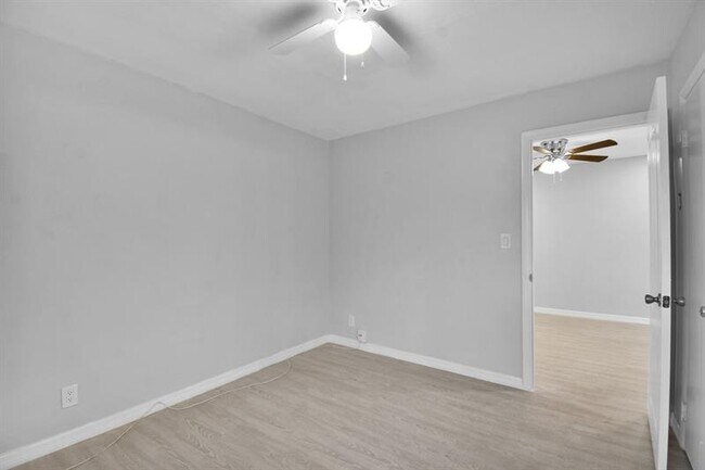 Building Photo - 6101 NW 9th Ct