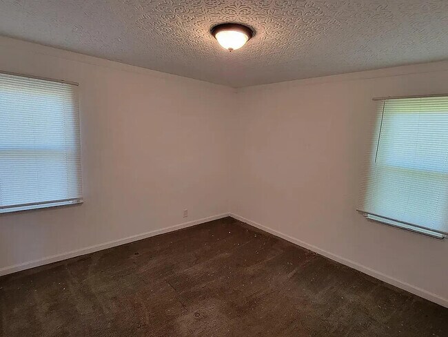 Building Photo - 26548 Eton Ave