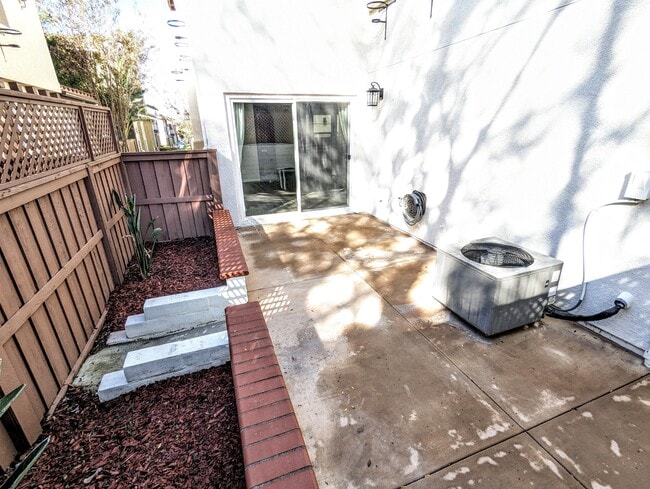 Building Photo - 1406 Mosaic Glen