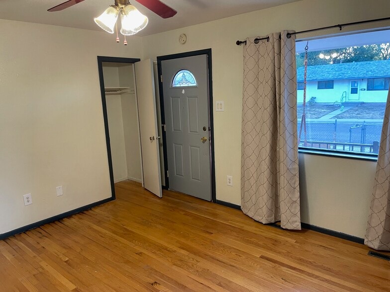 Living Room + Closet - 3116 Skyview Ave