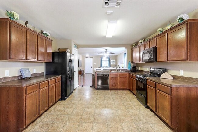 Building Photo - 8022 Yaupon View Dr