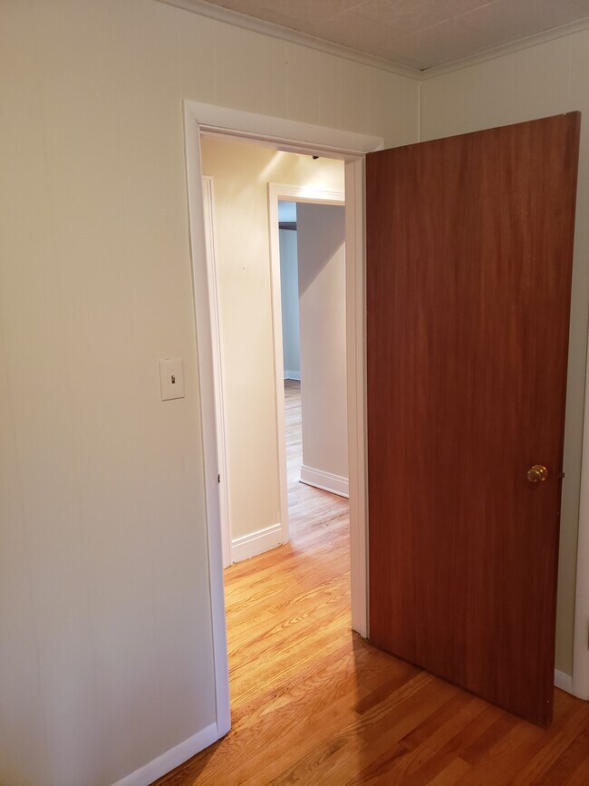 Building Photo - 19 Maplewood Ave