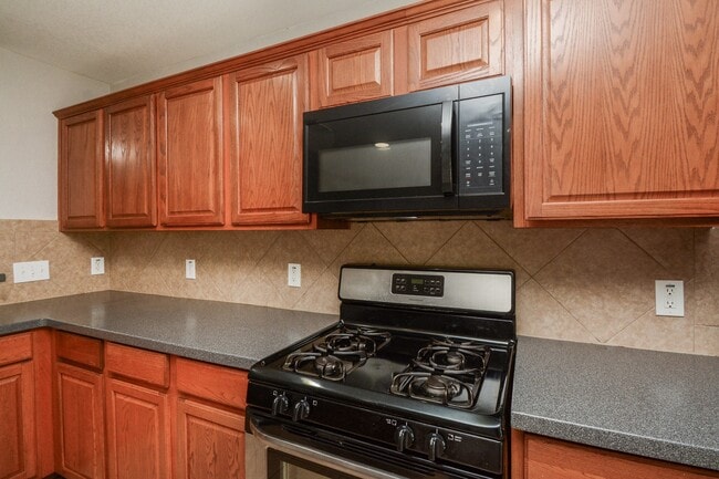 Building Photo - 21811 Black Mountain Way