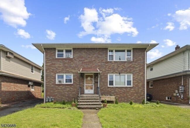 Building Photo - 30 Cottage Pl