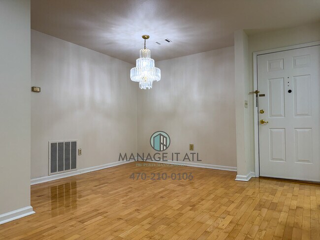 Building Photo - 2 bedroom condo in Atlanta in gated community
