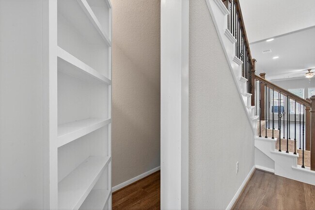 Building Photo - 31218 Pinebrook Falls Ln