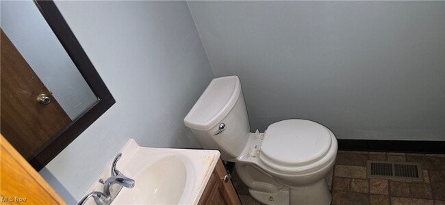 Building Photo - 3224 E 117th St