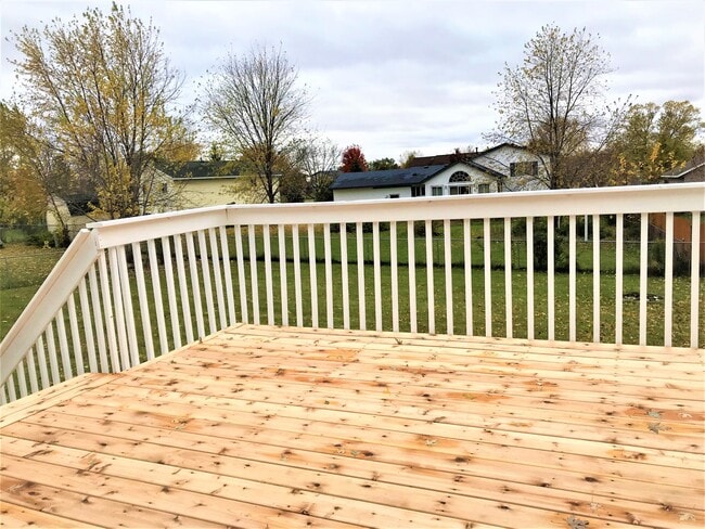 Building Photo - 9283 Oriole Ln