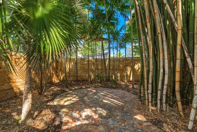 Building Photo - 751 NE 80th St