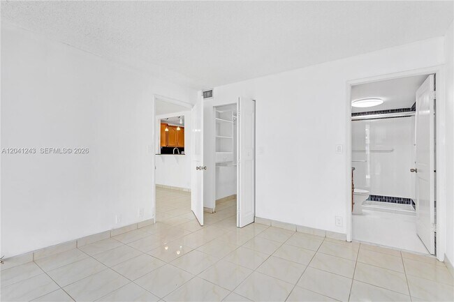 Building Photo - 1865 Brickell Ave
