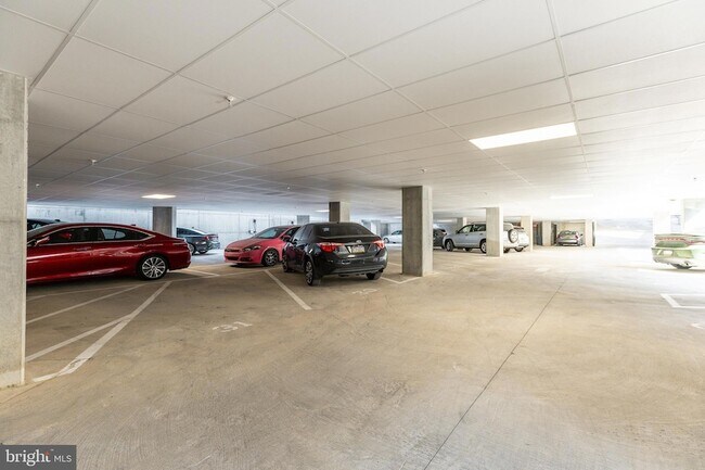 Building Photo - 6910 Ridge Ave