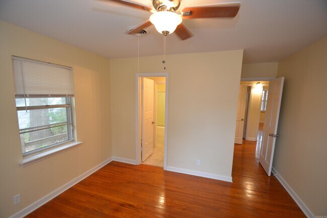 Building Photo - 5709 Windamere Dr