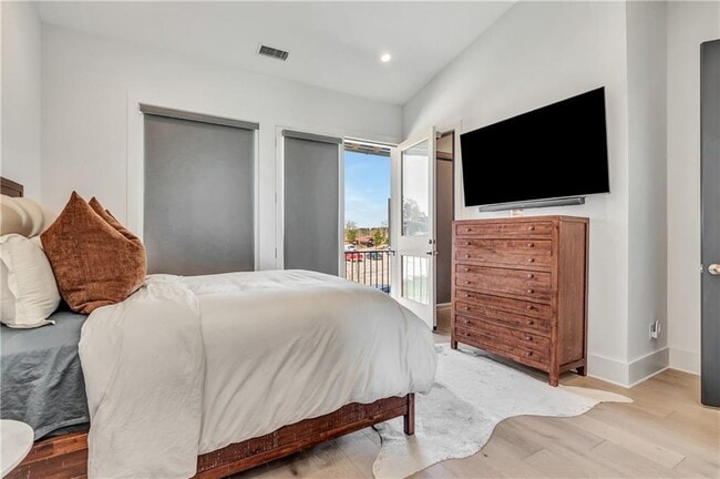 Building Photo - 580 Heatherden Ave