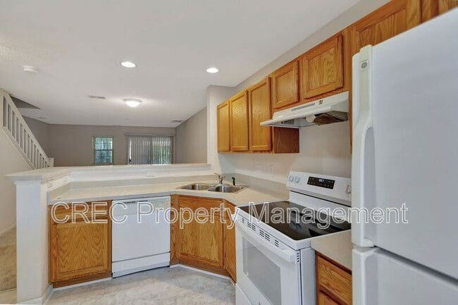 Building Photo - 8114 Shadow Oak Dr