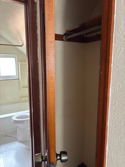 Building Photo - 2712 Northwood Ave