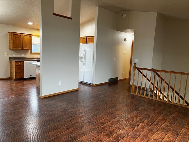 Building Photo - 5 Bed/2 Bath Rental Home on West Side!