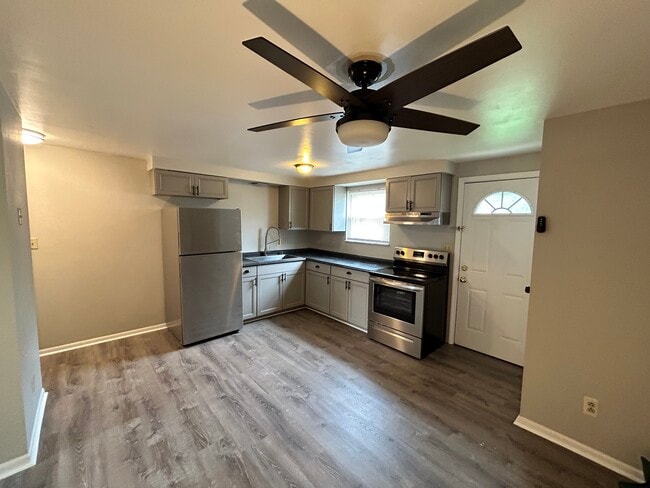 Building Photo - 5670-5676-5676 Ironwood Ct