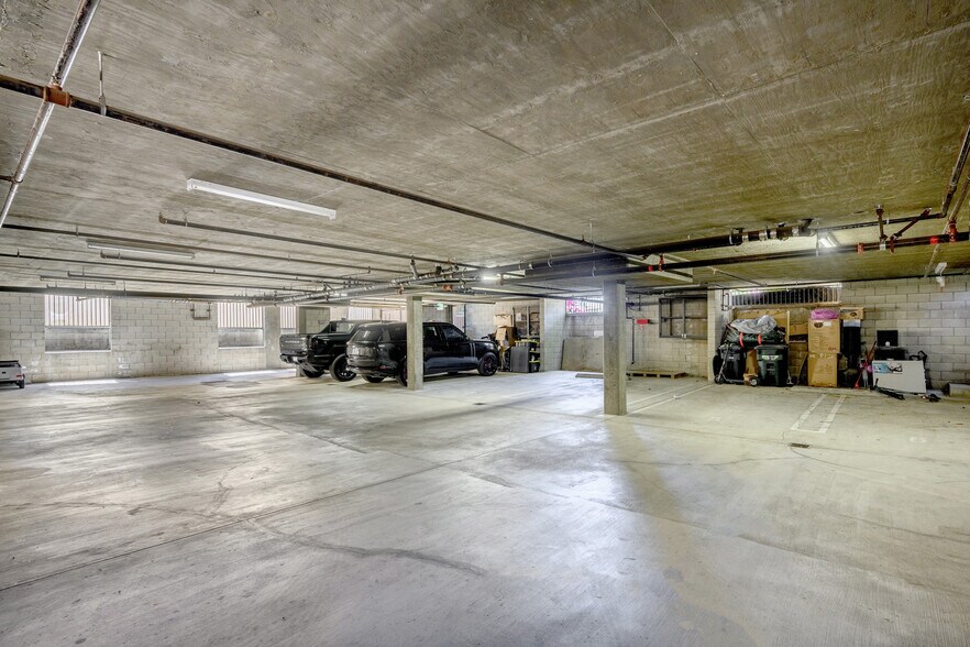Building Photo - 750 E Orange Grove Ave