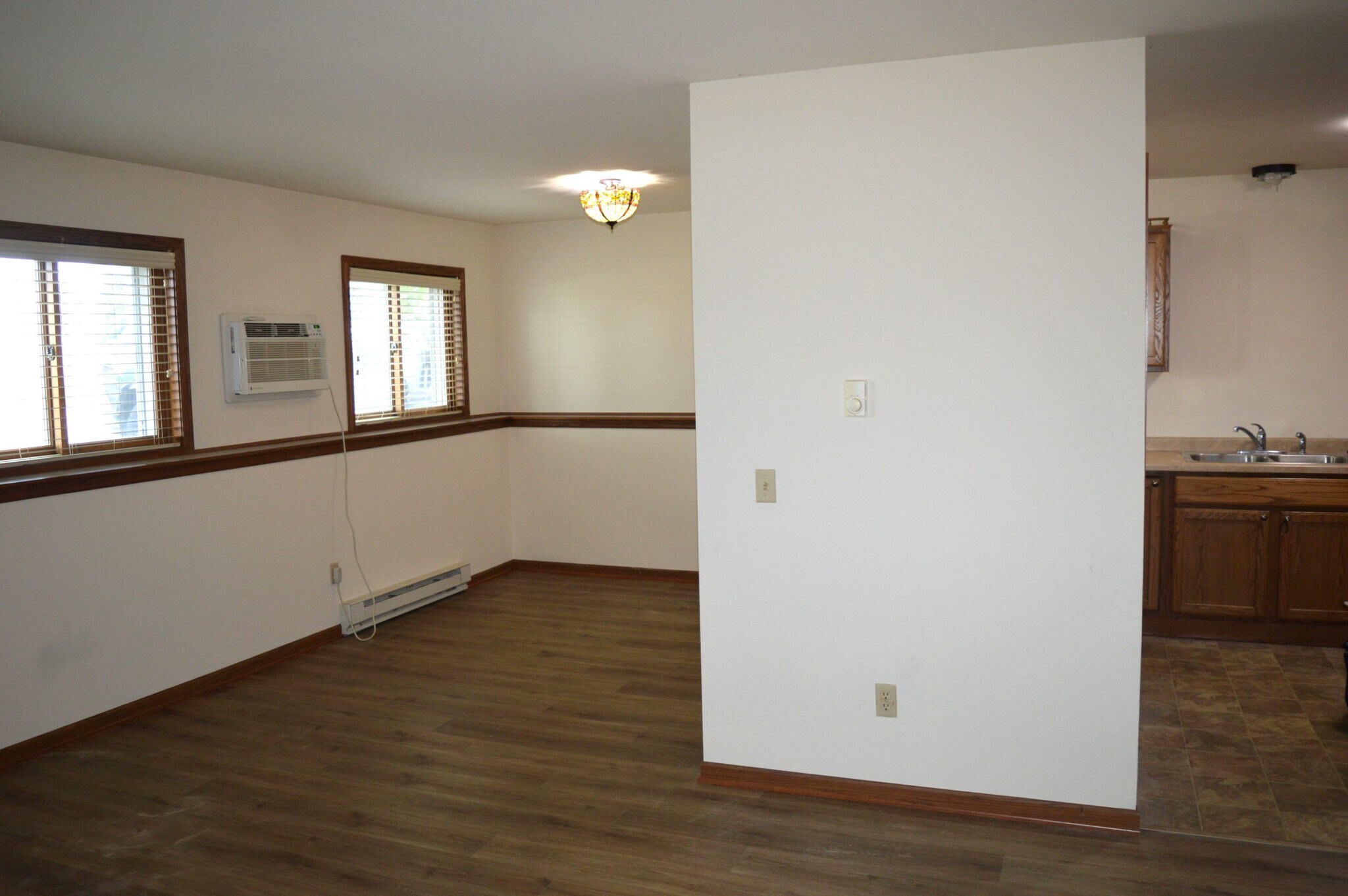 Building Photo - 548 Seminole Way