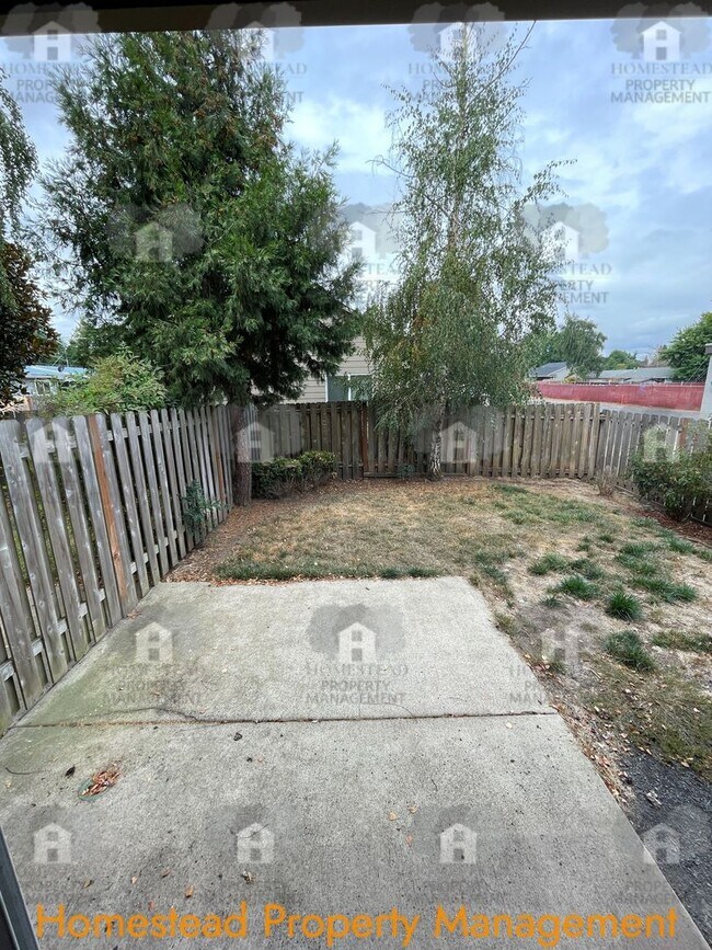 Building Photo - 232