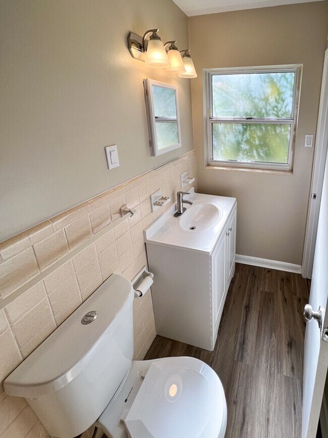 Building Photo - Pet Friendly 3BR/2BA NW Gainesville Home - Available mid-July!