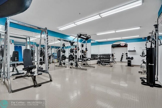 Building Photo - 4100 Galt Ocean Dr