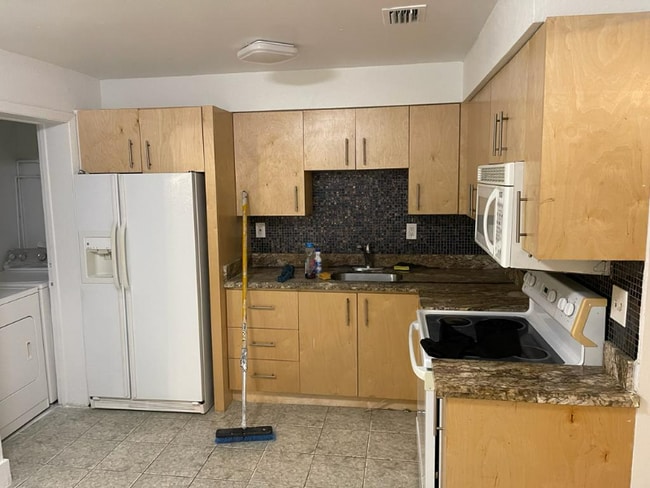 Building Photo - 1101 NW 55th Ave