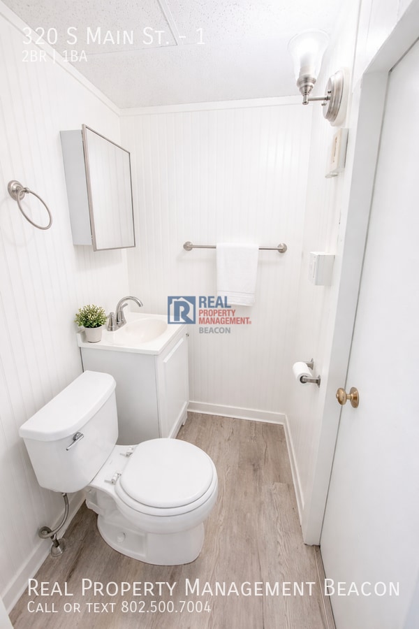 Building Photo - 320 S Main St