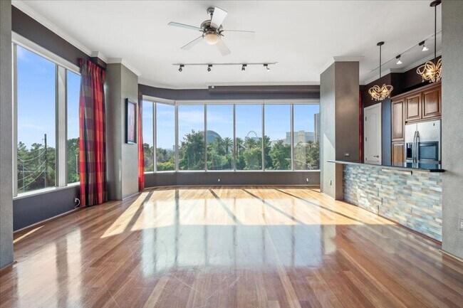 Building Photo - 360 E Desert Inn Rd