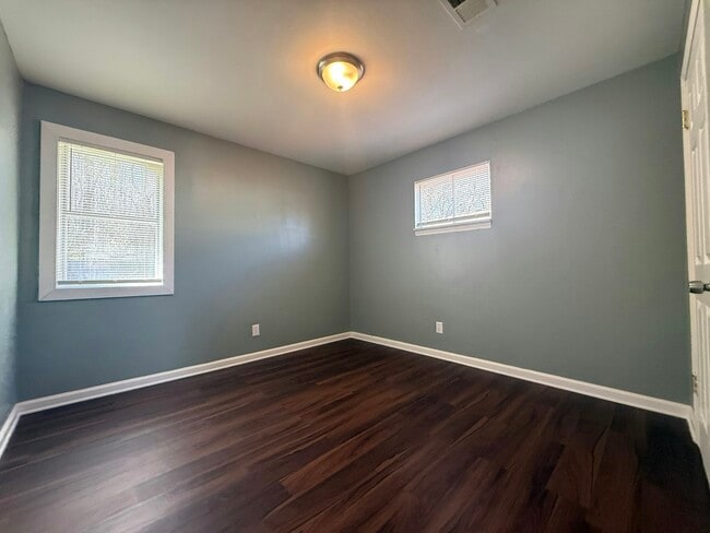 Building Photo - 3613 Ladue St
