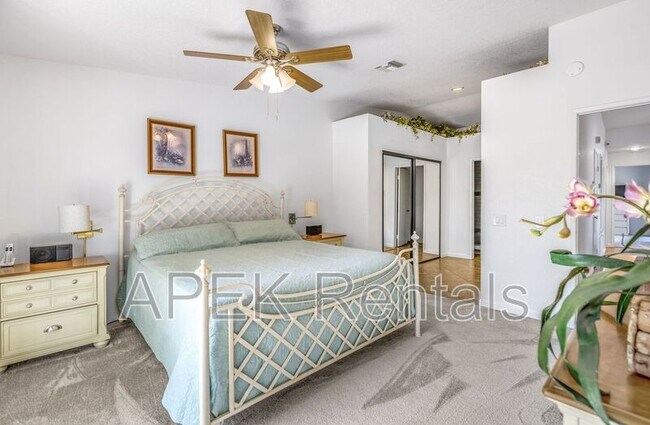 Building Photo - 2701 E Mesquite Ave