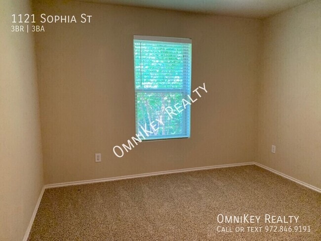 Building Photo - 1121 Sophia St
