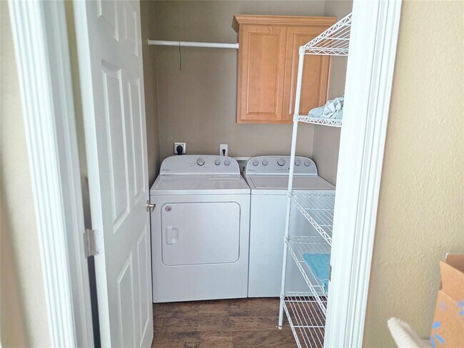 Building Photo - 305 Holleman Dr E