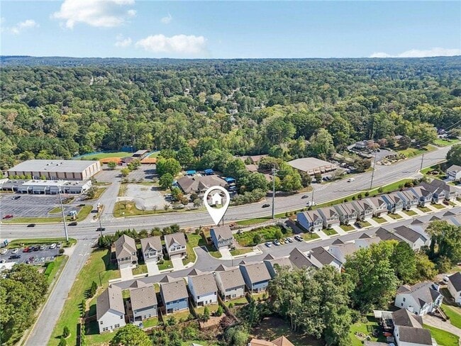 Building Photo - 3890 Clarington Dr