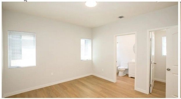 Building Photo - 1004 W Clark Ave