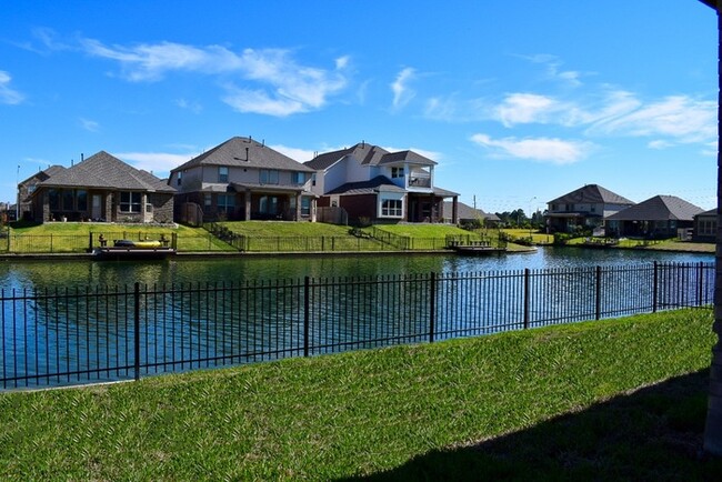 Building Photo - Bristol Lakes - 29442 Westhope Drive, Spri...