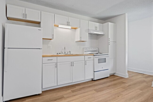 Building Photo - Duplex