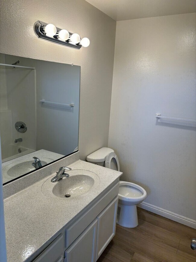 Building Photo - 16748 Hoskins Lane
