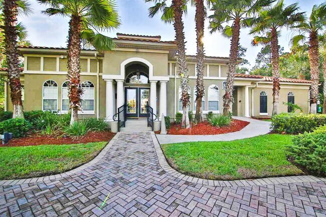 Building Photo - First floor, 3BR/2BA with garage Villa San Marco Condo