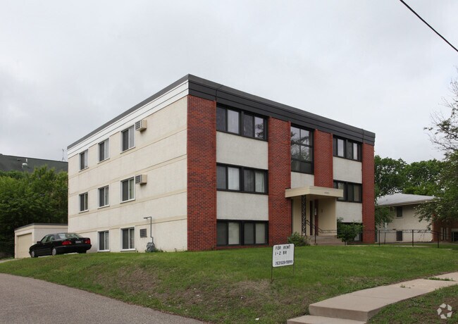 Building Photo - 4001 West 31st St. (Saint Louis Park)