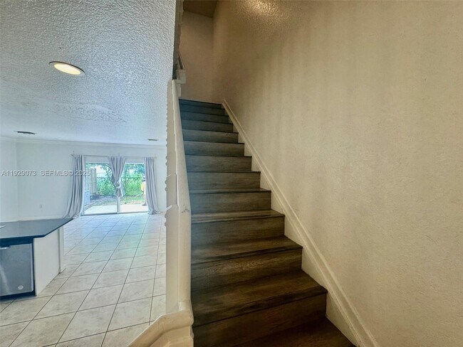 Building Photo - 35 SE 3rd Ave